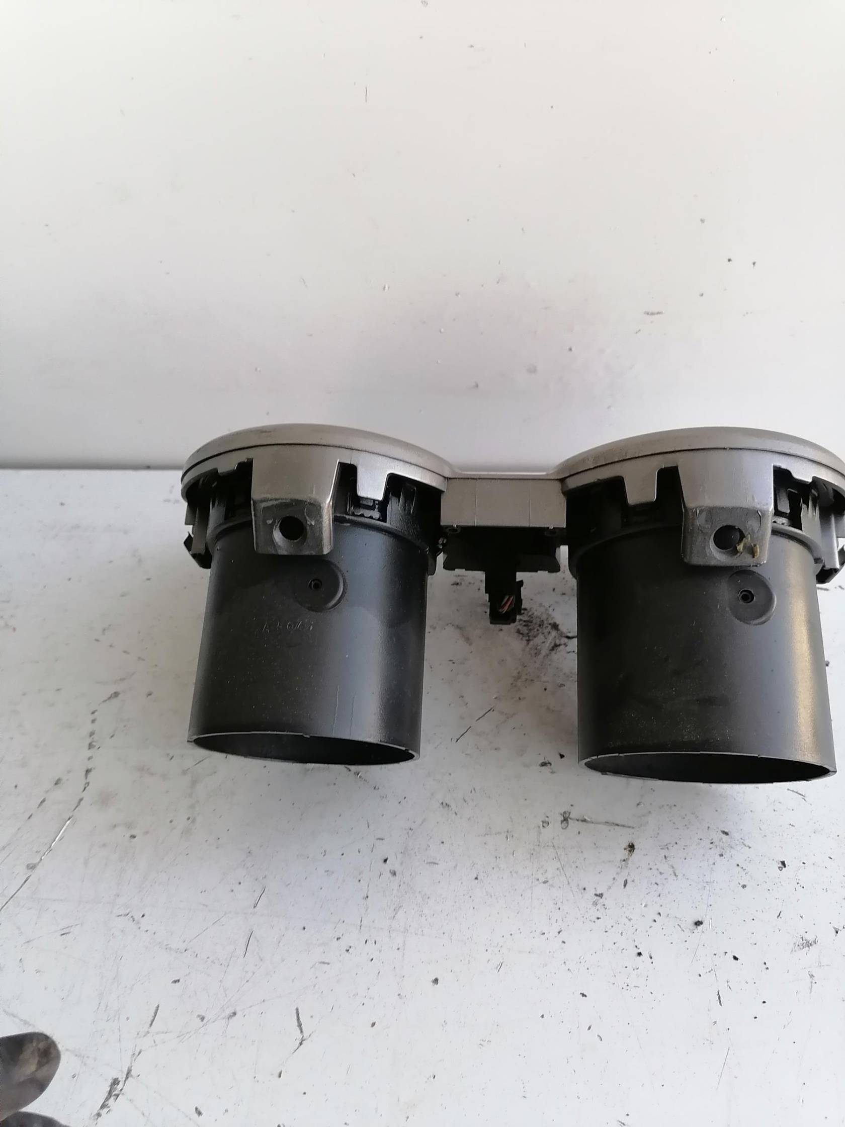 Bocchetta aria lat. cruscotto sx.